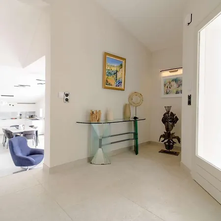 Select'sohome - Avec Piscine, Et Babyfoot Pour 10 Personnes A Proximite De La D'aiguebelle ! - 5 Etoiles - Mandariniers Villa *